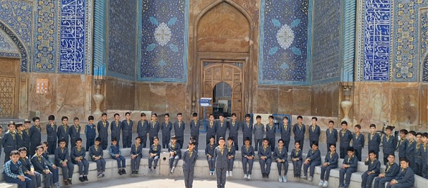 برگزاری اردوی میدان نقش جهان به مناسبت روزمعلم