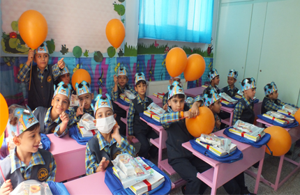 جشن شکوفه ها ویژه کلاس اولی ها جشن شکوفه ها ویژه دانش آموزان کلاس اولی