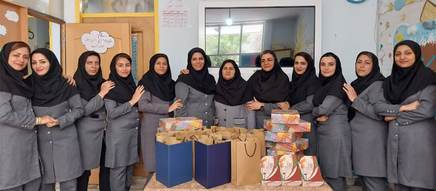 تجلیل از معلمان دبستان آفرید