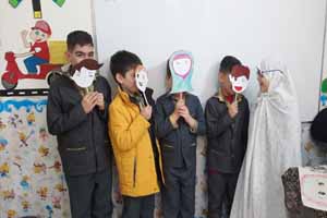 تدریس درس ۱۳کتاب هدیه هاپایه ی چهارم(خاله نرگس) به روش فعال نمایش